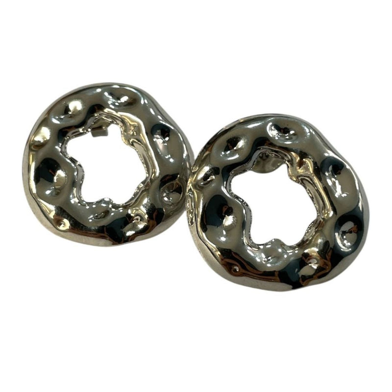 Brinco Círculo Martelado | Banhado em Ródio Branco