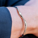 Bracelete Aro Ondulado | Banhado em Ródio Branco