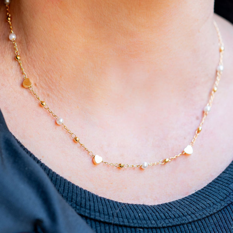 Colar Pérolas com Corações Lisos | Banhado em Ouro 18k